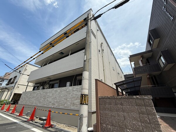 建築中