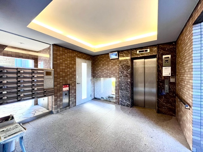 物件外観写真3　(エントランス部分)