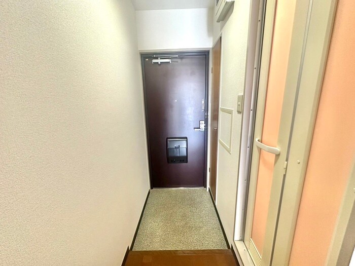物件内観写真15　(玄関)