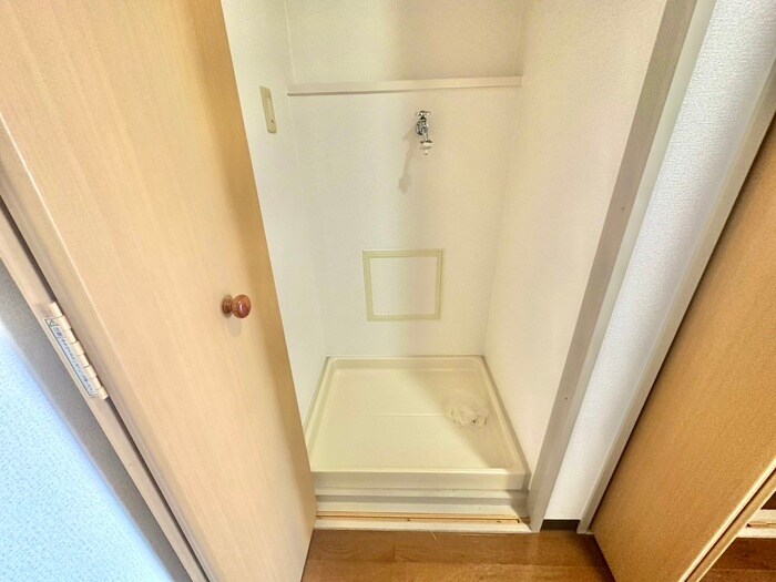物件内観写真18　(洗濯機置場)