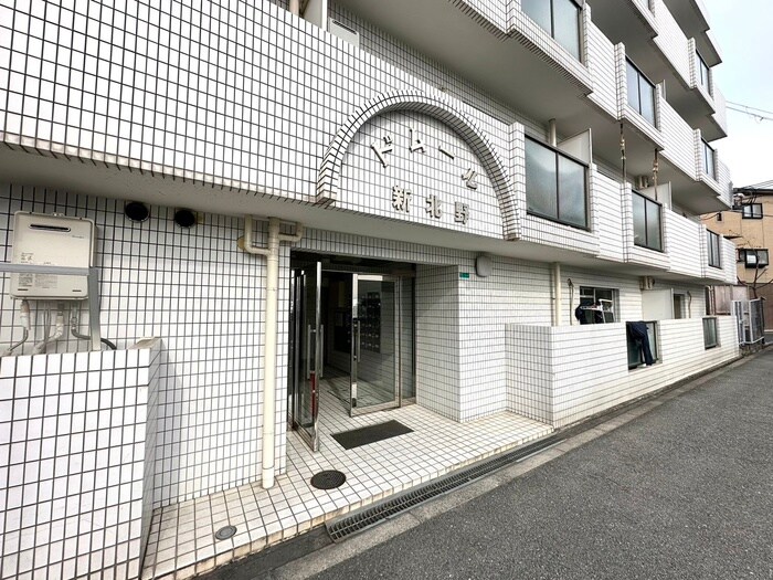 物件外観写真2　(エントランス部分)