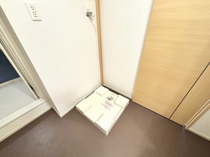 物件内観写真18　(洗濯機置場)