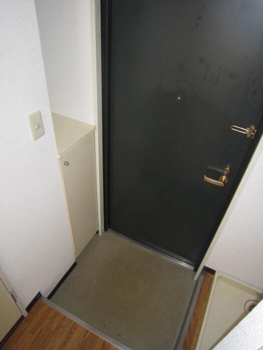 物件内観写真12　(玄関)