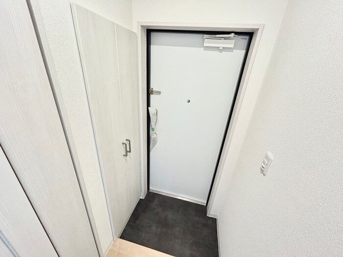 物件内観写真16　(玄関)