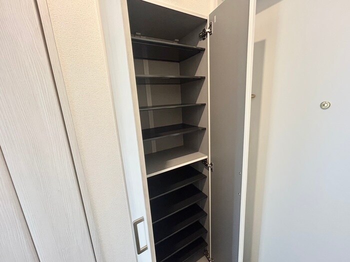 物件内観写真18　(靴箱)