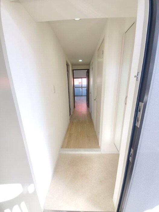 物件内観写真14　(玄関)