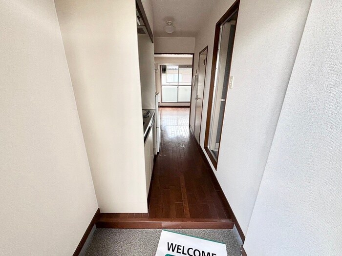 物件内観写真17　(玄関)