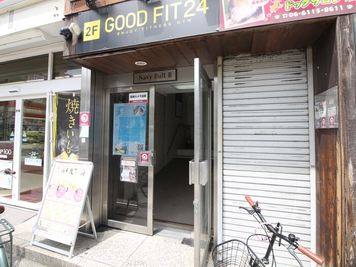 物件外観写真3　(エントランス部分)