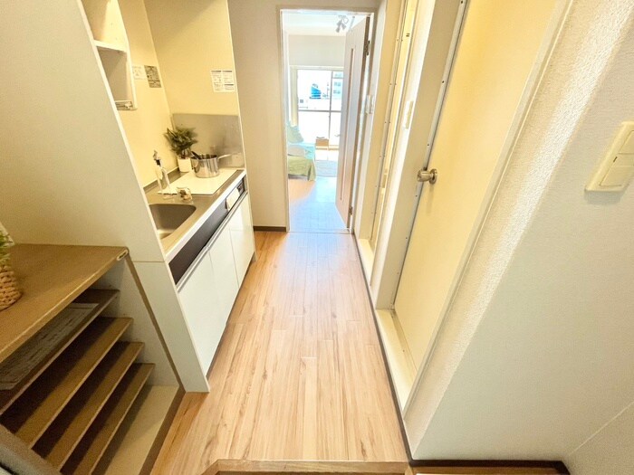 物件内観写真16　(廊下)