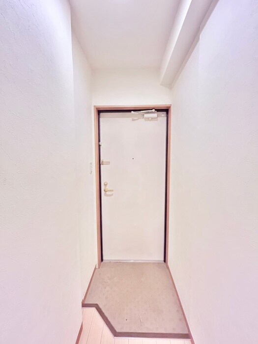 物件内観写真14　(玄関)