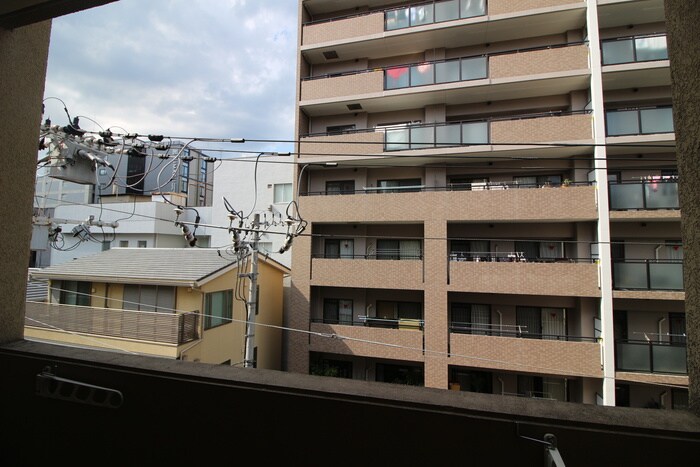 物件内観写真16　(室内からの展望)