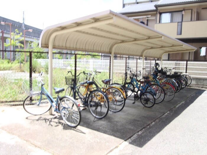 物件外観写真5　(駐輪場)