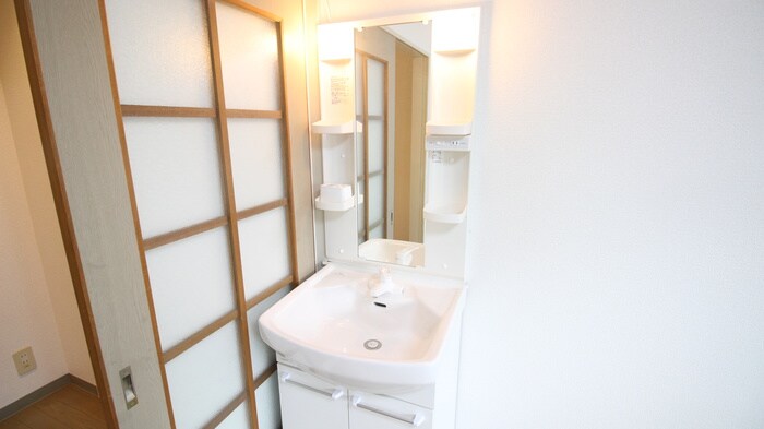 物件内観写真11　(洗面)