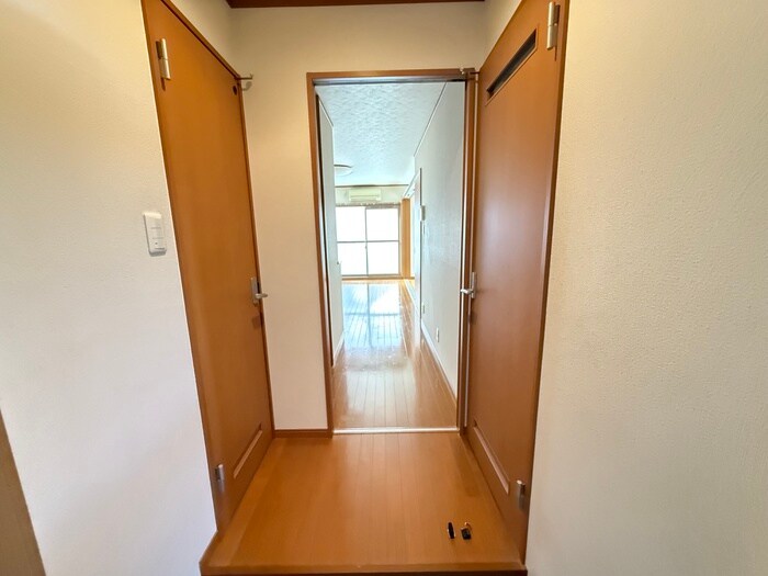 物件内観写真18　(廊下)