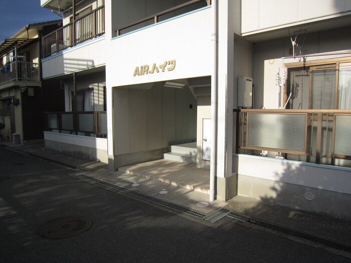 物件外観写真2　(エントランス部分)