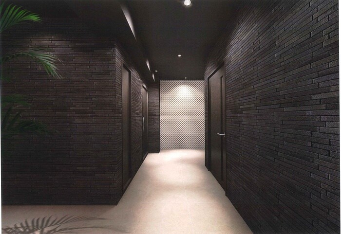 物件外観写真4　(エントランス部分)