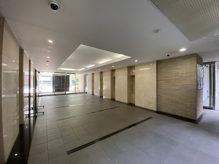 物件外観写真4　(エントランス部分)