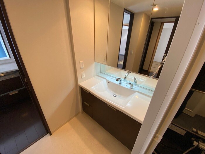 物件内観写真11　(洗面)