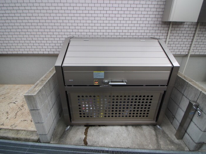 物件外観写真4　(建物設備)