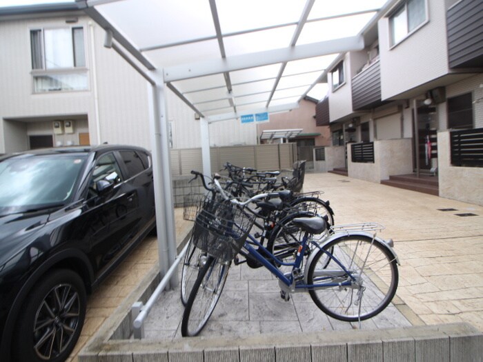 物件外観写真5　(駐輪場)