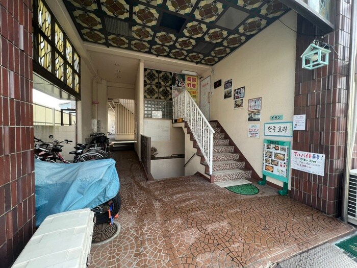 物件外観写真5　(エントランス部分)