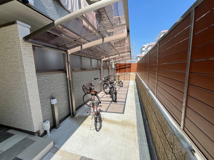 物件外観写真5　(駐輪場)