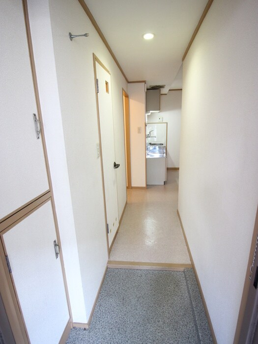 物件内観写真16　(廊下)