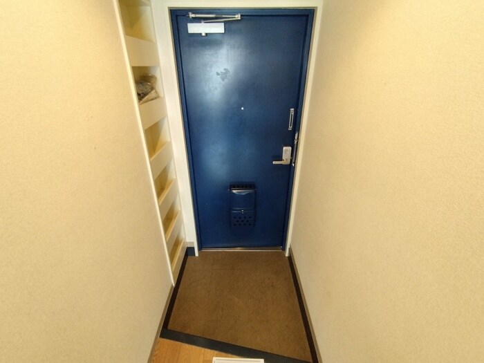 物件内観写真13　(玄関)