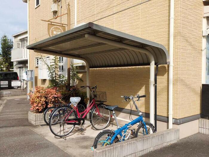 物件外観写真3　(駐輪場)