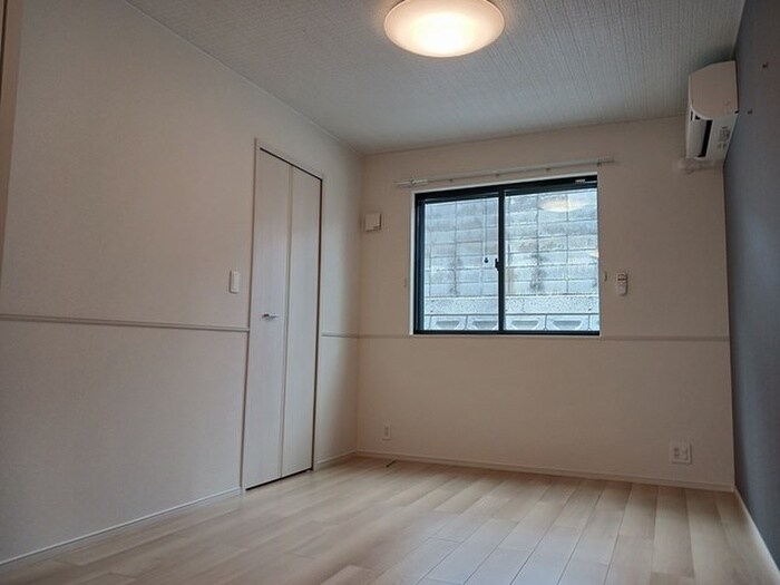 物件内観写真4　(居室)