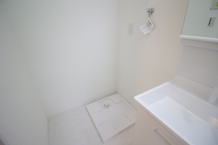 物件内観写真14　(洗濯機置場)