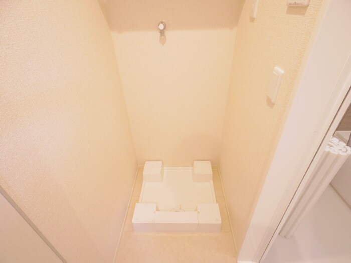 物件内観写真18　(洗濯機置場)