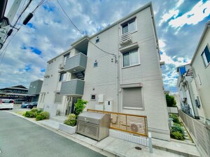 Ｌｅ　Ｂｏｎｈｅｕｒ　大庭外観写真