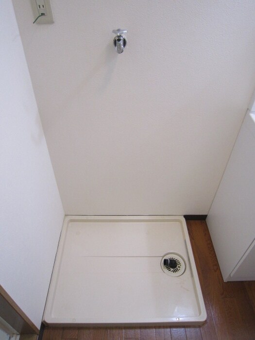 物件内観写真9　(洗濯機置場)