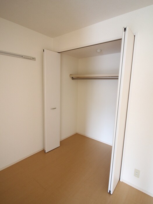 物件内観写真13　(収納)