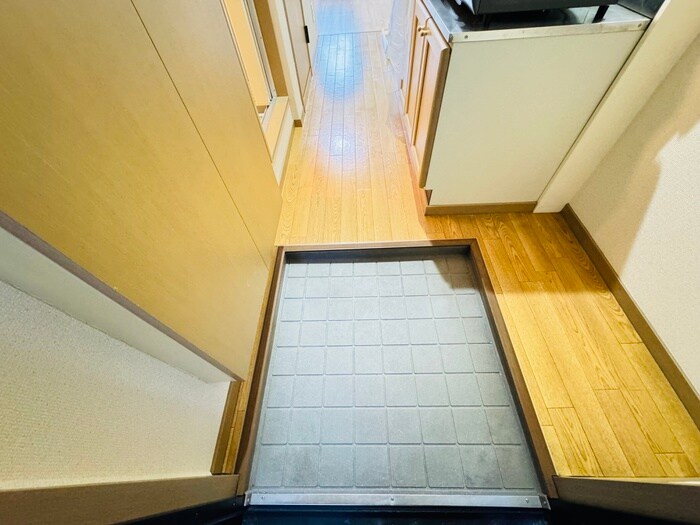 物件内観写真14　(玄関)