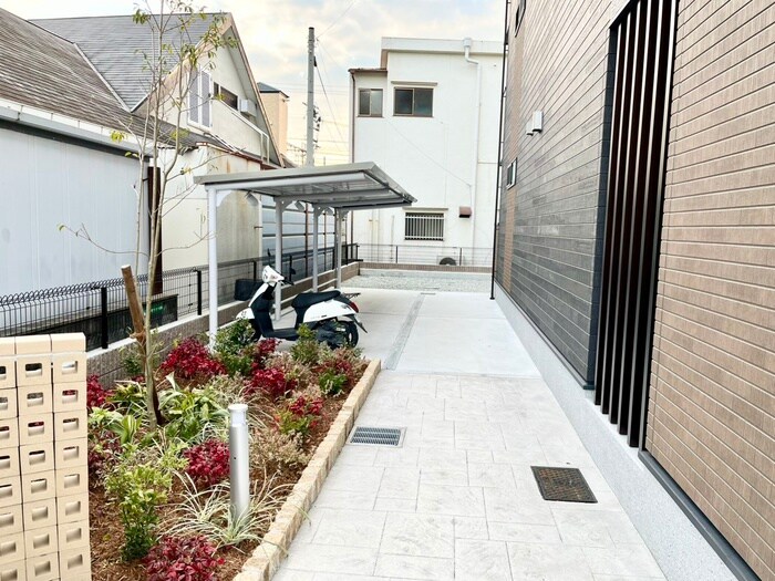 物件外観写真5　(駐輪場)