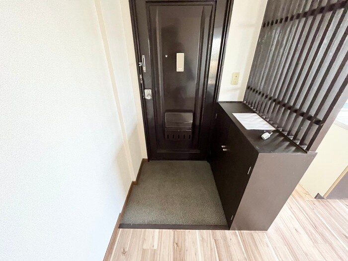 物件内観写真15　(玄関)