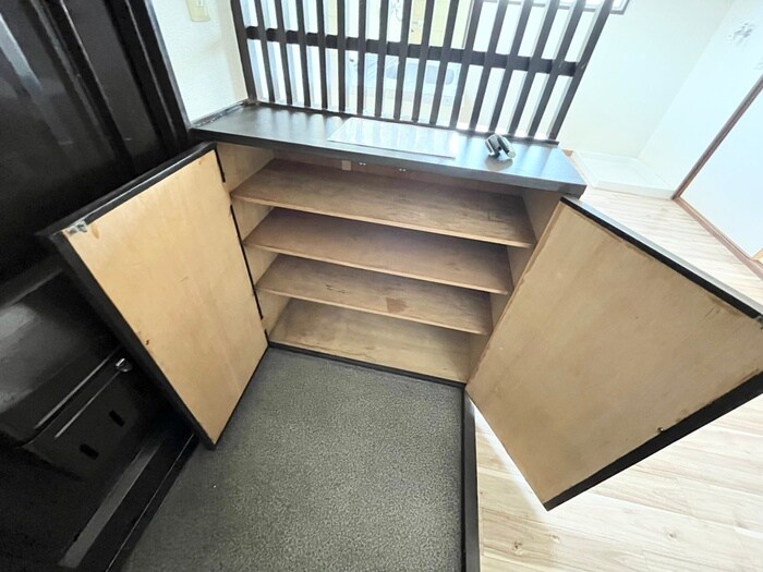 物件内観写真19　(玄関)