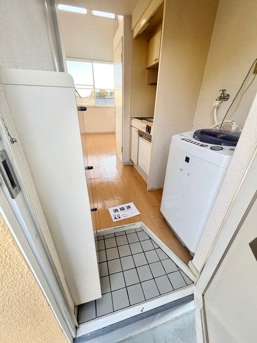 物件内観写真17　(玄関)