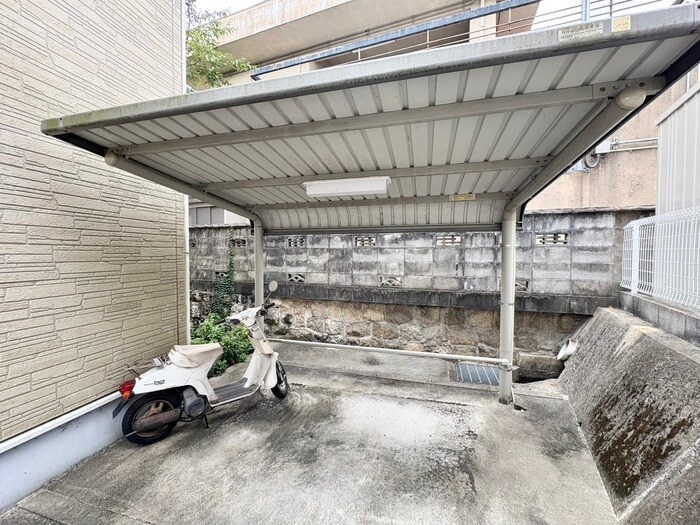 物件外観写真3　(駐輪場)