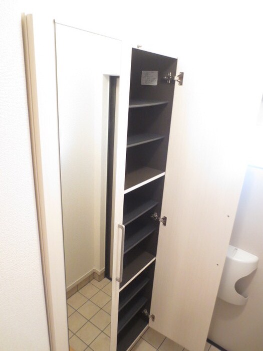 物件内観写真15　(靴箱)