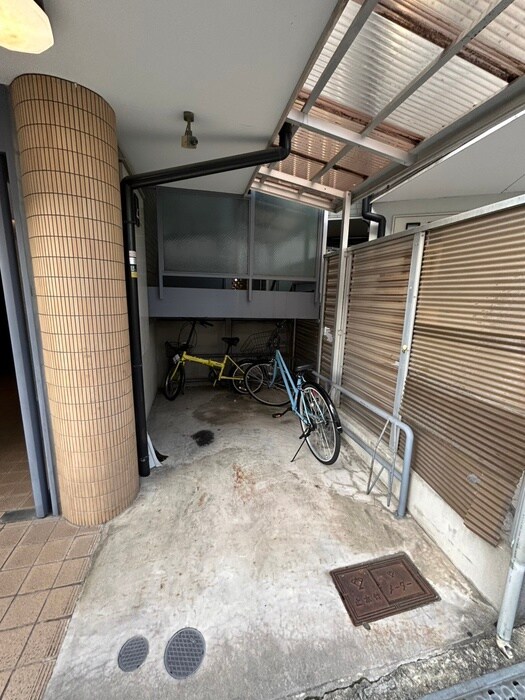 物件外観写真6　(駐輪場)