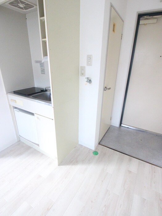 物件内観写真11　(洗濯機置場)