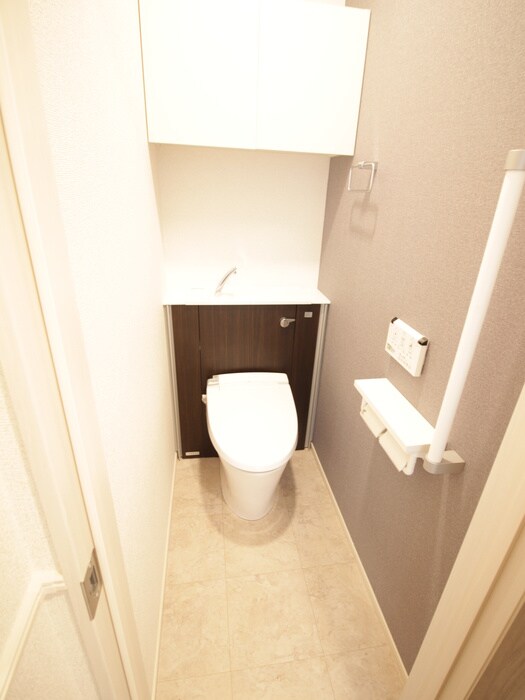 物件内観写真14　(トイレ)