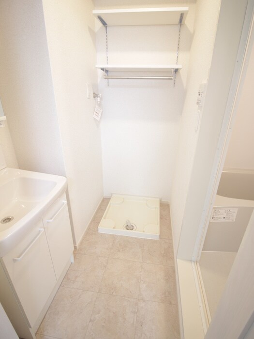 物件内観写真20　(洗濯機置場)