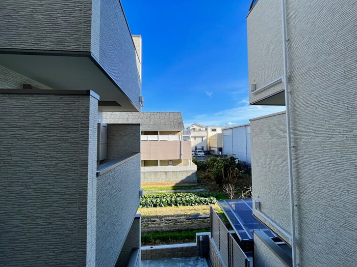 物件内観写真20　(室内からの展望)