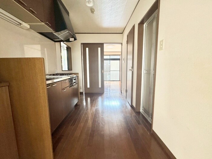 物件内観写真16　(廊下)