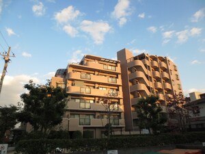 ﾗｲｵﾝｽﾞﾏﾝｼｮﾝ楠葉(505)外観写真