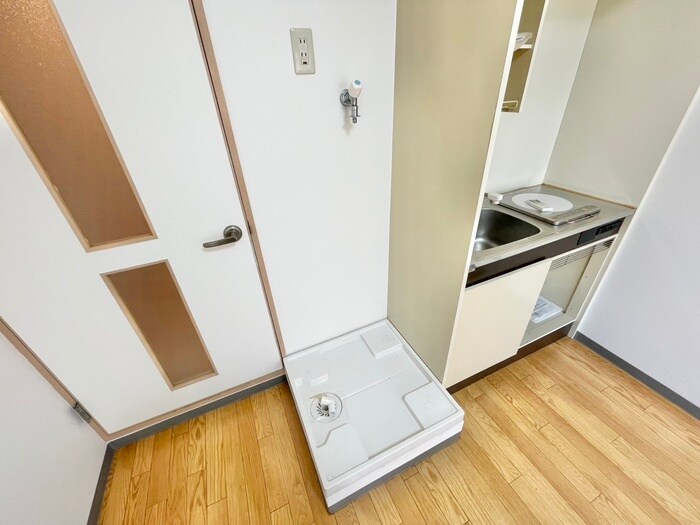 物件内観写真17　(洗濯機置場)